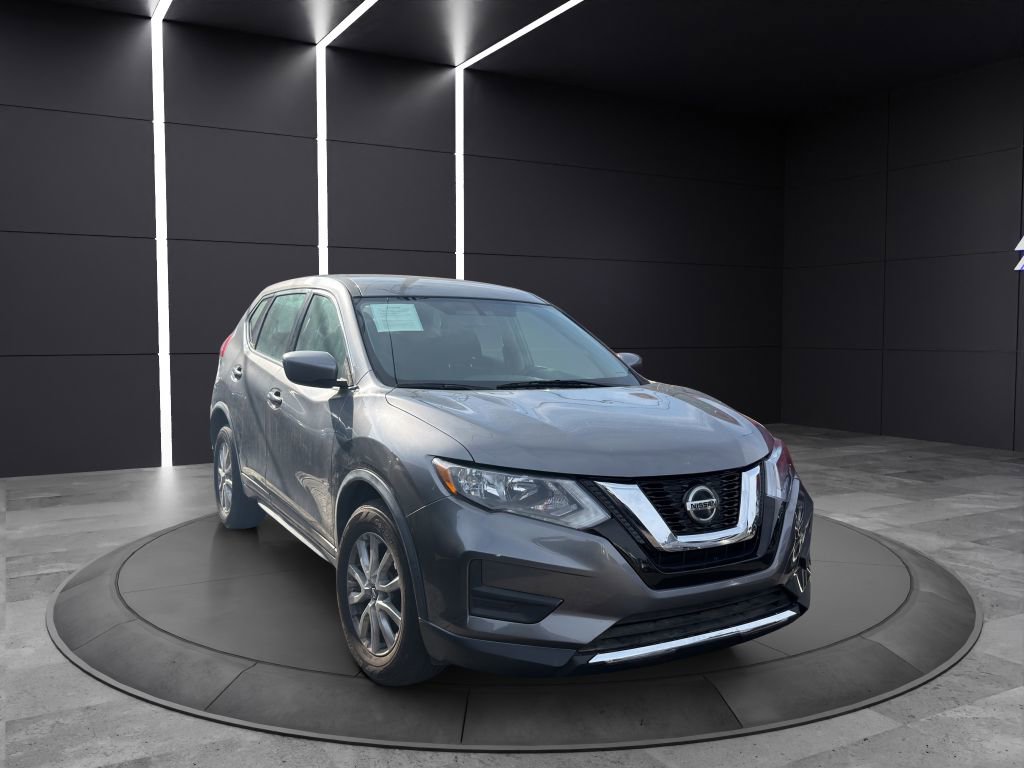 Used 2018 Nissan Rogue S image 2