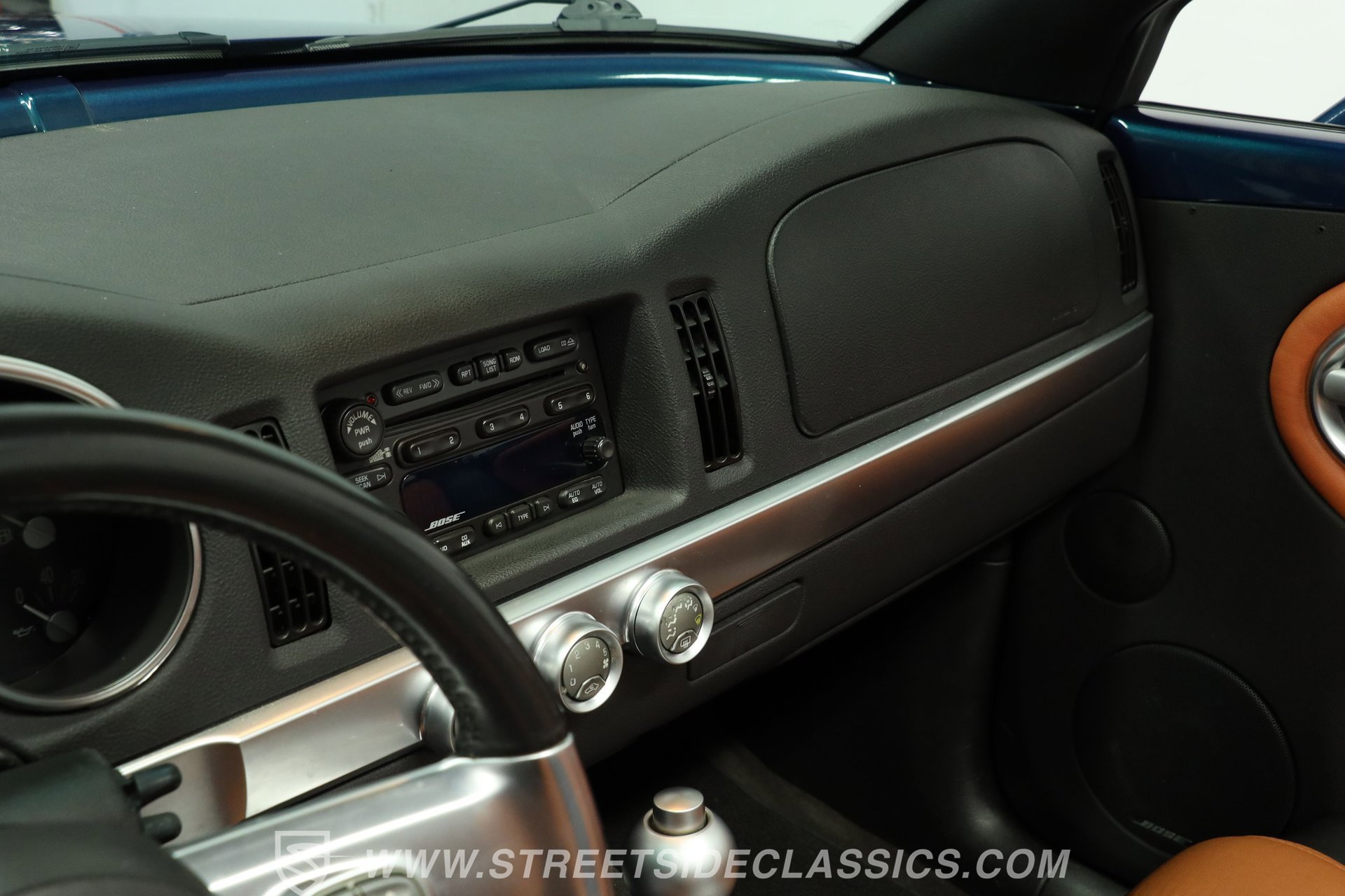 Used 2005 Chevrolet SSR w/ Preferred Equipment Group RWD image 40