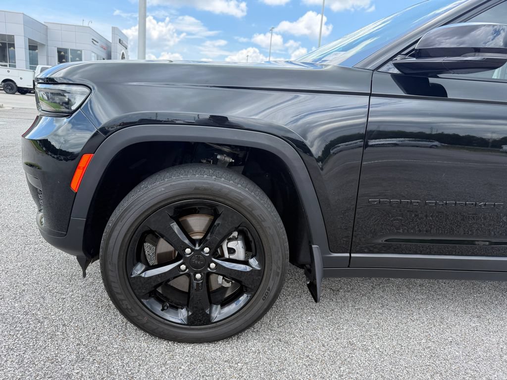 Used 2023 Jeep Grand Cherokee L Laredo AWD/4WD image 24