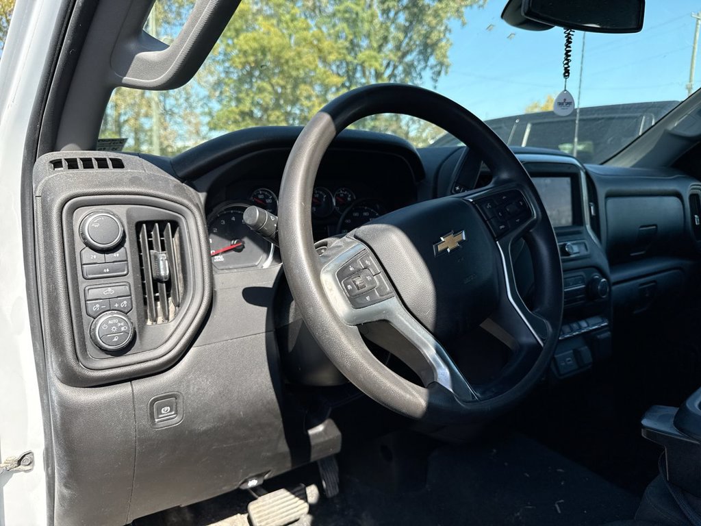 Used 2022 Chevrolet Silverado 2500 Custom w/ Custom Value Package AWD/4WD image 10