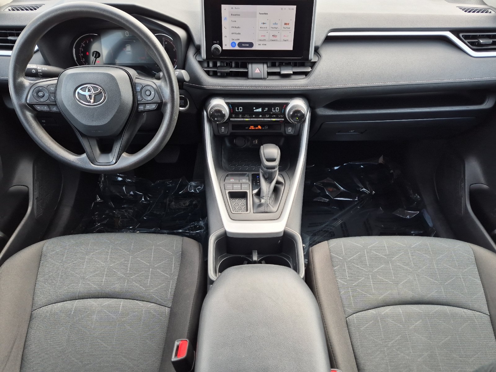 Used 2025 Toyota RAV4 XLE FWD image 12