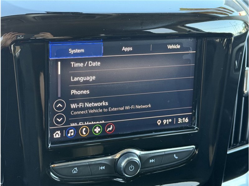 Used 2020 Chevrolet Traverse LS image 42