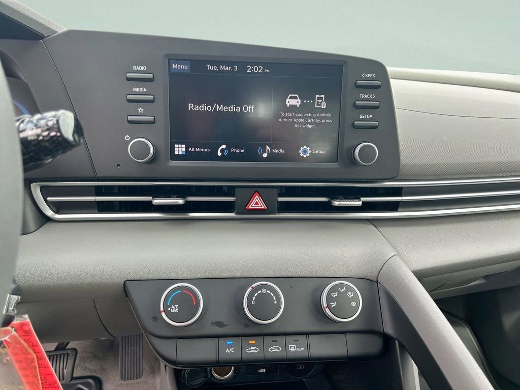 New 2026 Hyundai Elantra SE FWD image 24