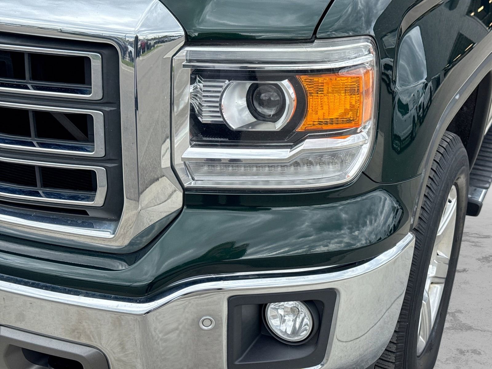 Used 2015 GMC Sierra 1500 SLT w/ SLT Preferred Package AWD/4WD image 13