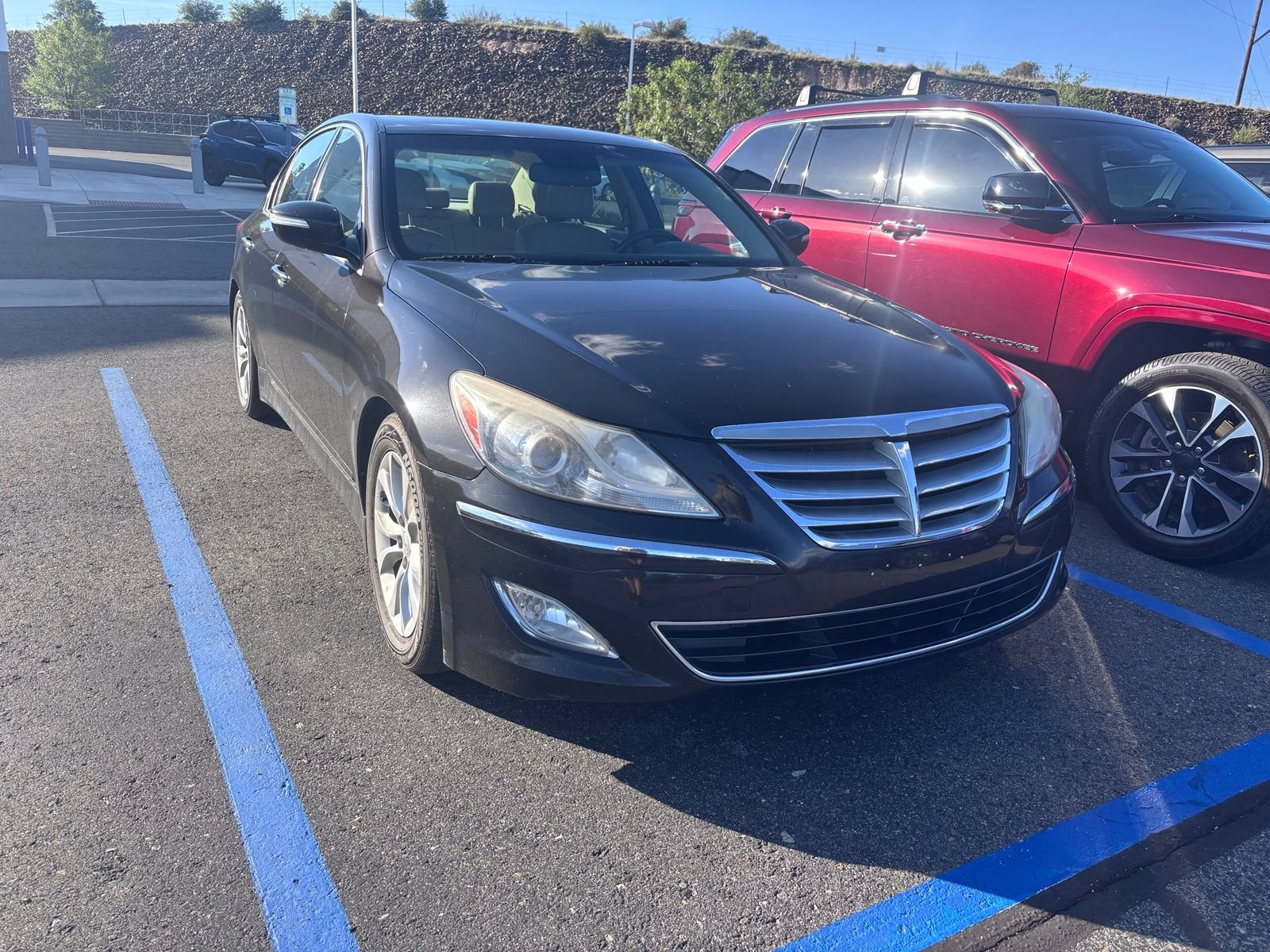 Used 2013 Hyundai Genesis 3.8 RWD image 4