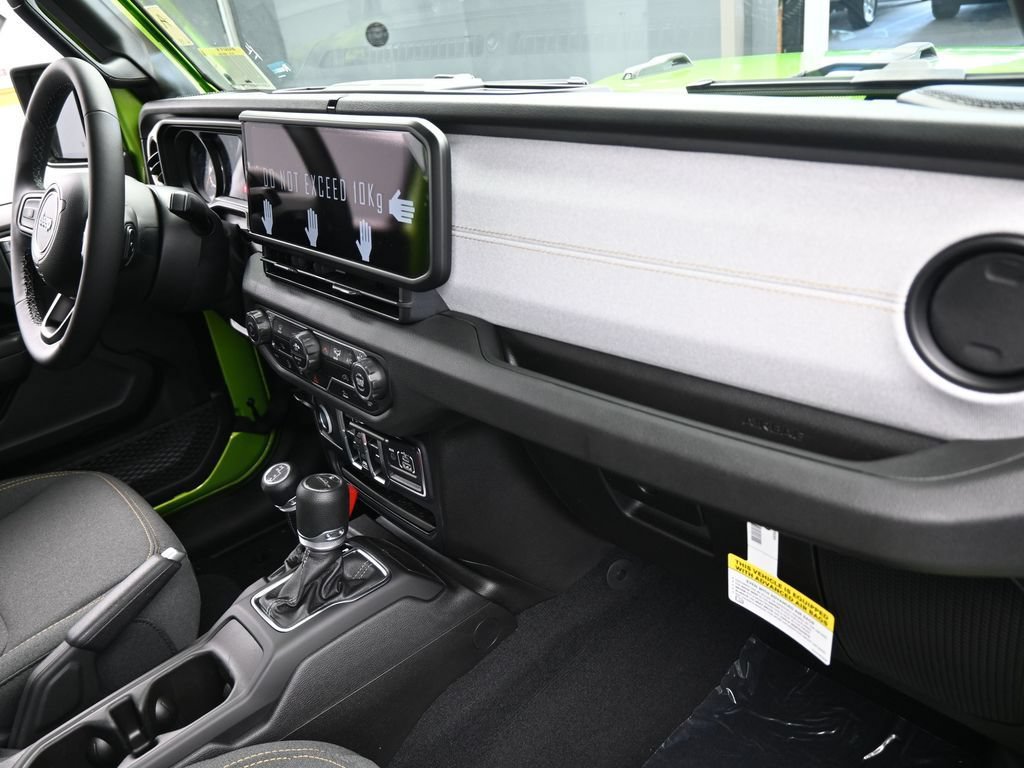 Used 2025 Jeep Gladiator Sport AWD/4WD image 38