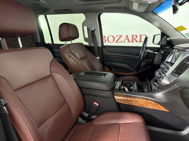 Used 2019 Chevrolet Suburban Premier w/ Premier Plus Edition RWD image 16