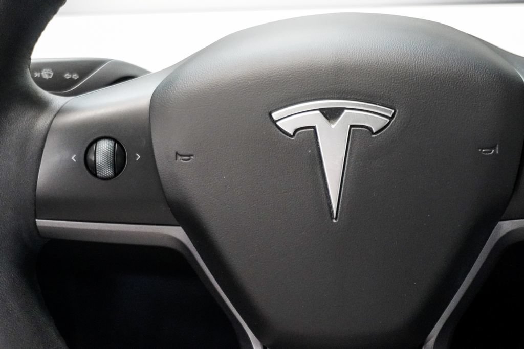 Used 2024 Tesla Model Y Long Range AWD/4WD image 15