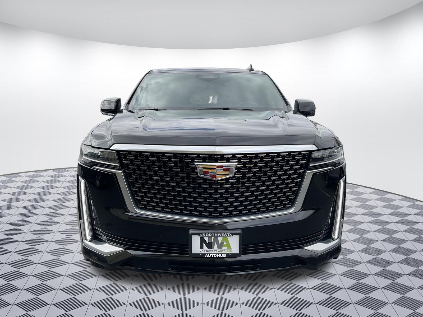 Used 2024 Cadillac Escalade ESV Premium Luxury AWD/4WD image 5