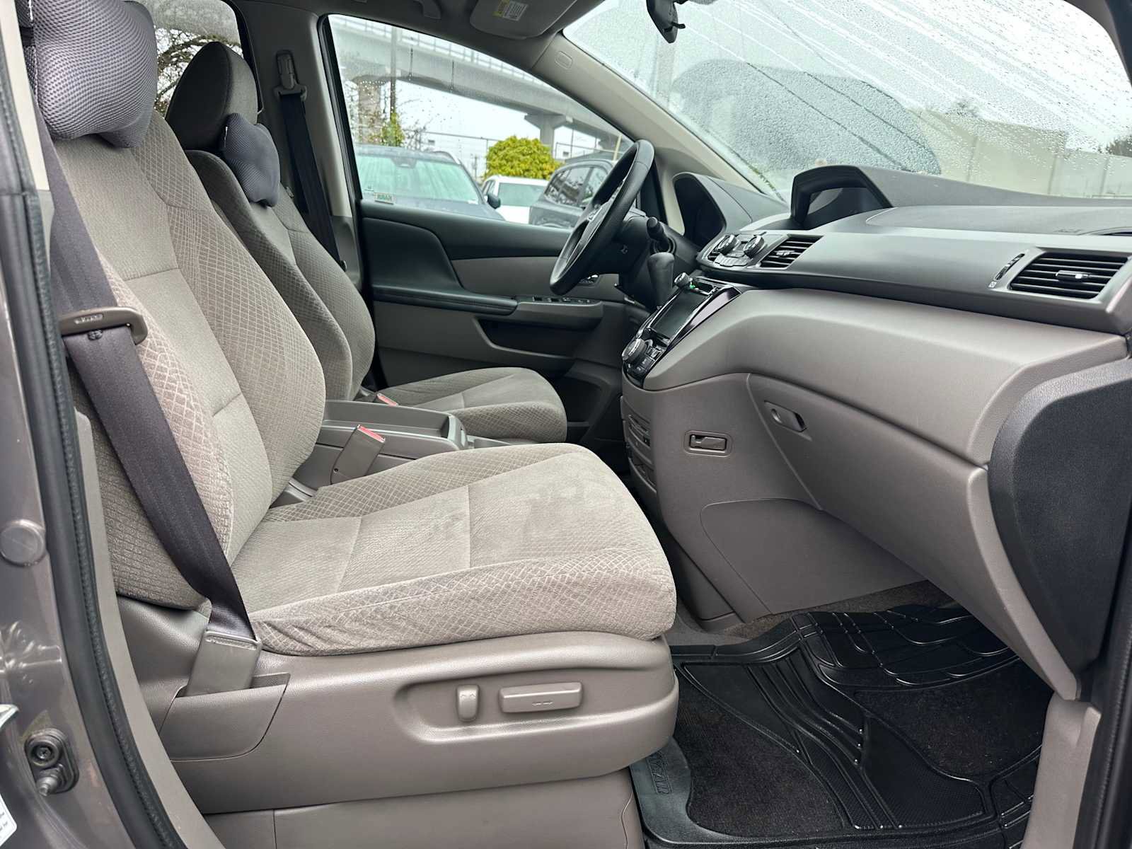 Used 2016 Honda Odyssey SE image 10