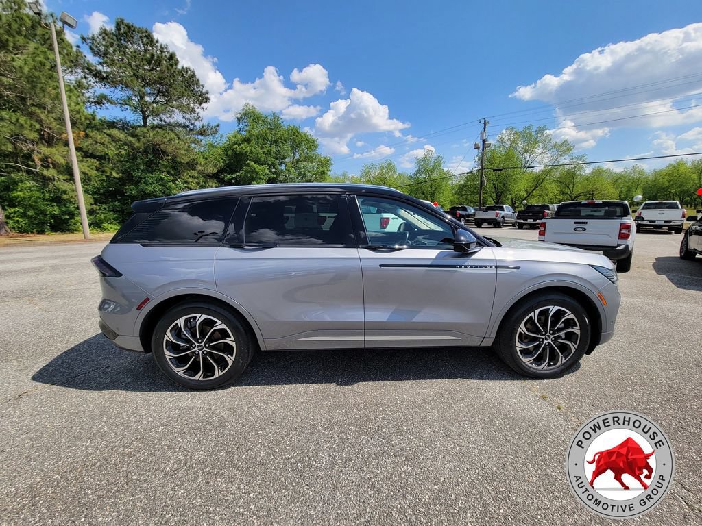 Used 2024 Lincoln Nautilus Reserve AWD/4WD image 7