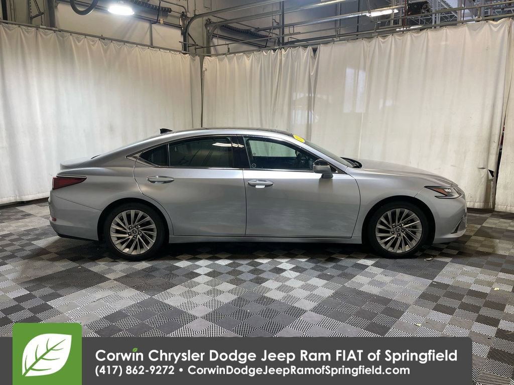 Used 2022 Lexus ES 350 Ultra Luxury image 9