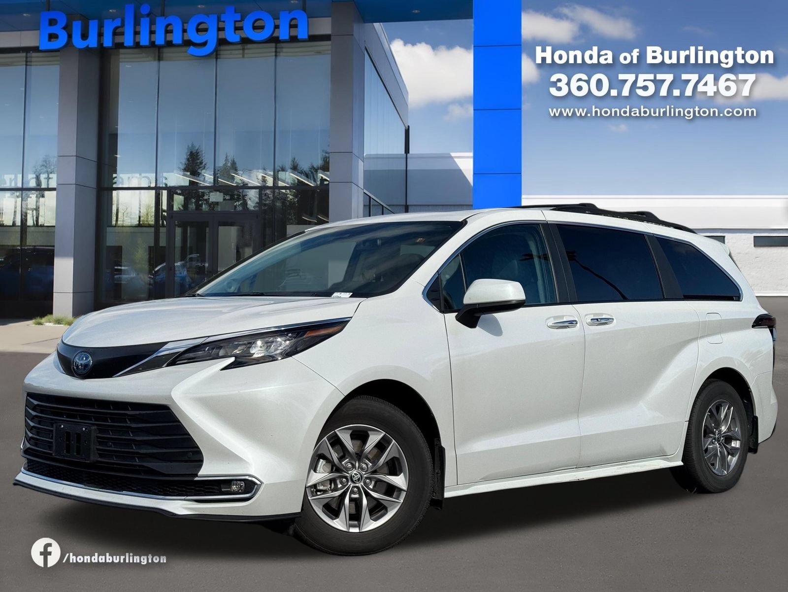 Used 2024 Toyota Sienna XLE w/ XLE Plus Package AWD/4WD image 1