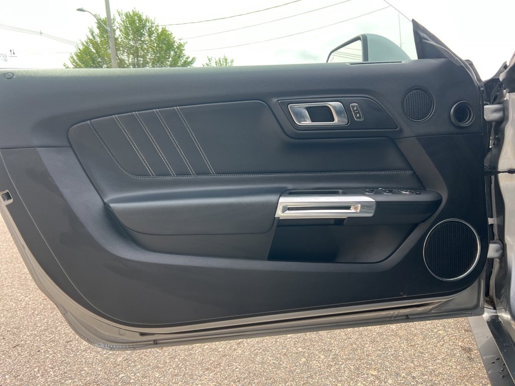 Used 2022 Ford Mustang Premium image 10