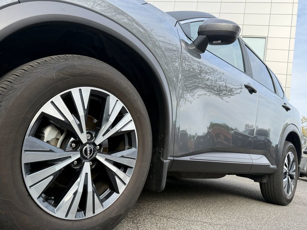 Used 2023 Nissan Rogue SV AWD/4WD image 10