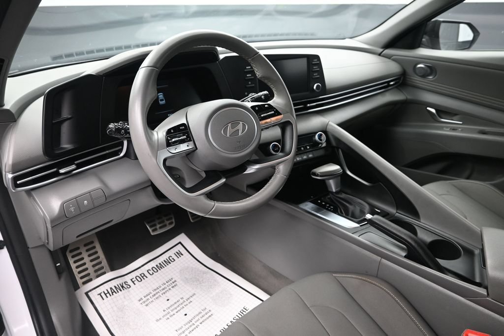 Used 2025 Hyundai Elantra Sport FWD image 12