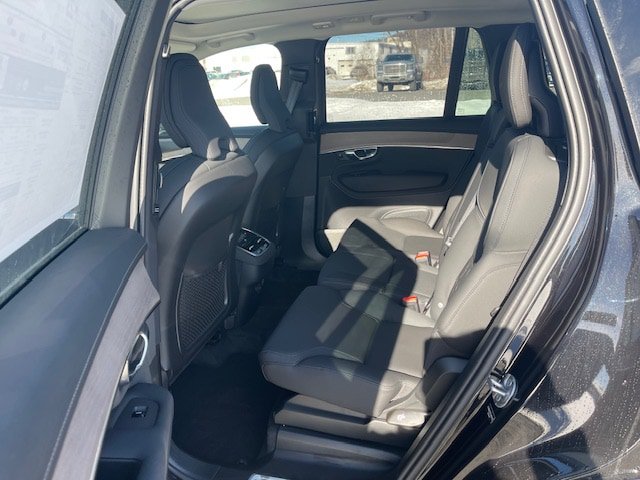 New 2026 Volvo XC90 B6 Plus w/ Protection Package Premier AWD/4WD image 5