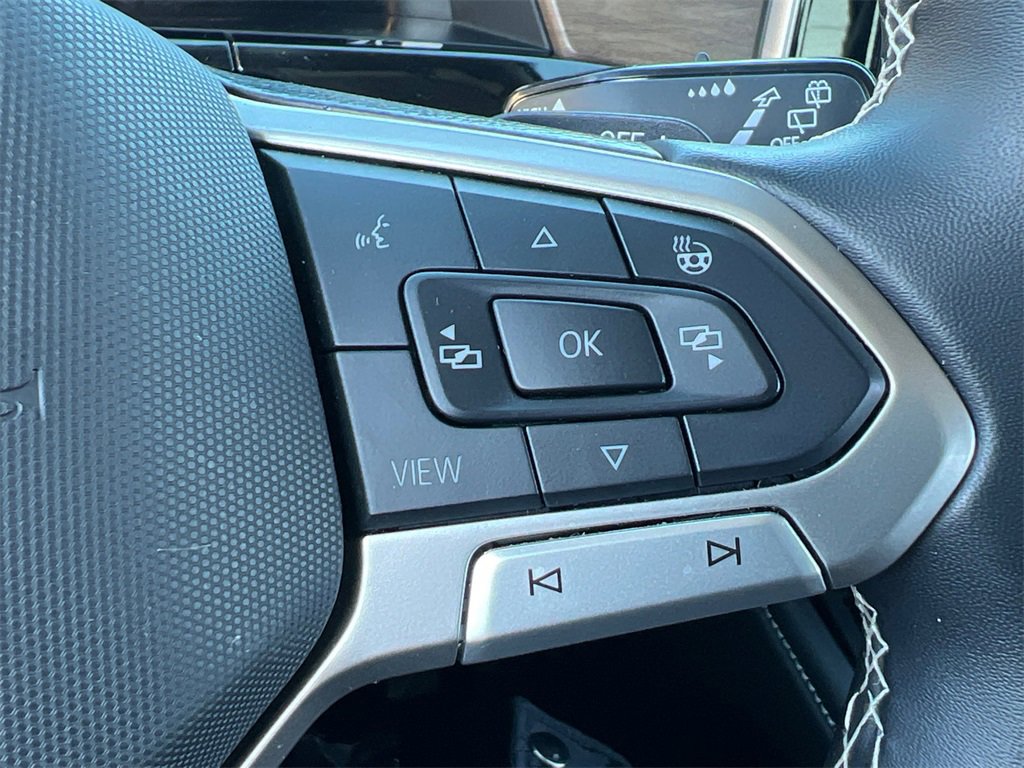 Used 2025 Volkswagen Atlas SE image 18