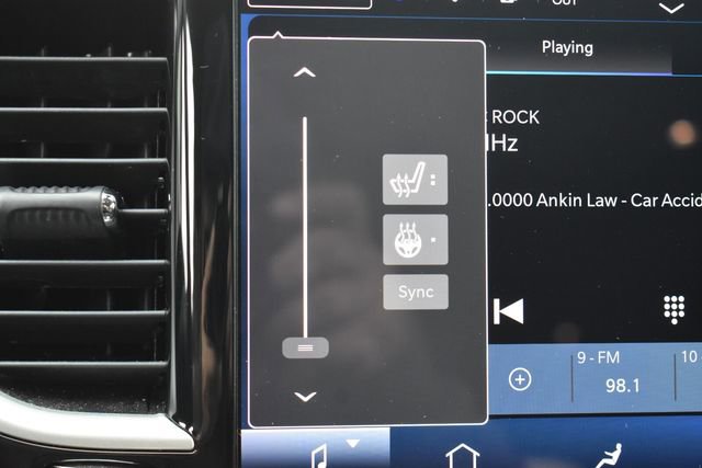 Used 2023 Chrysler Pacifica Touring-L FWD image 32