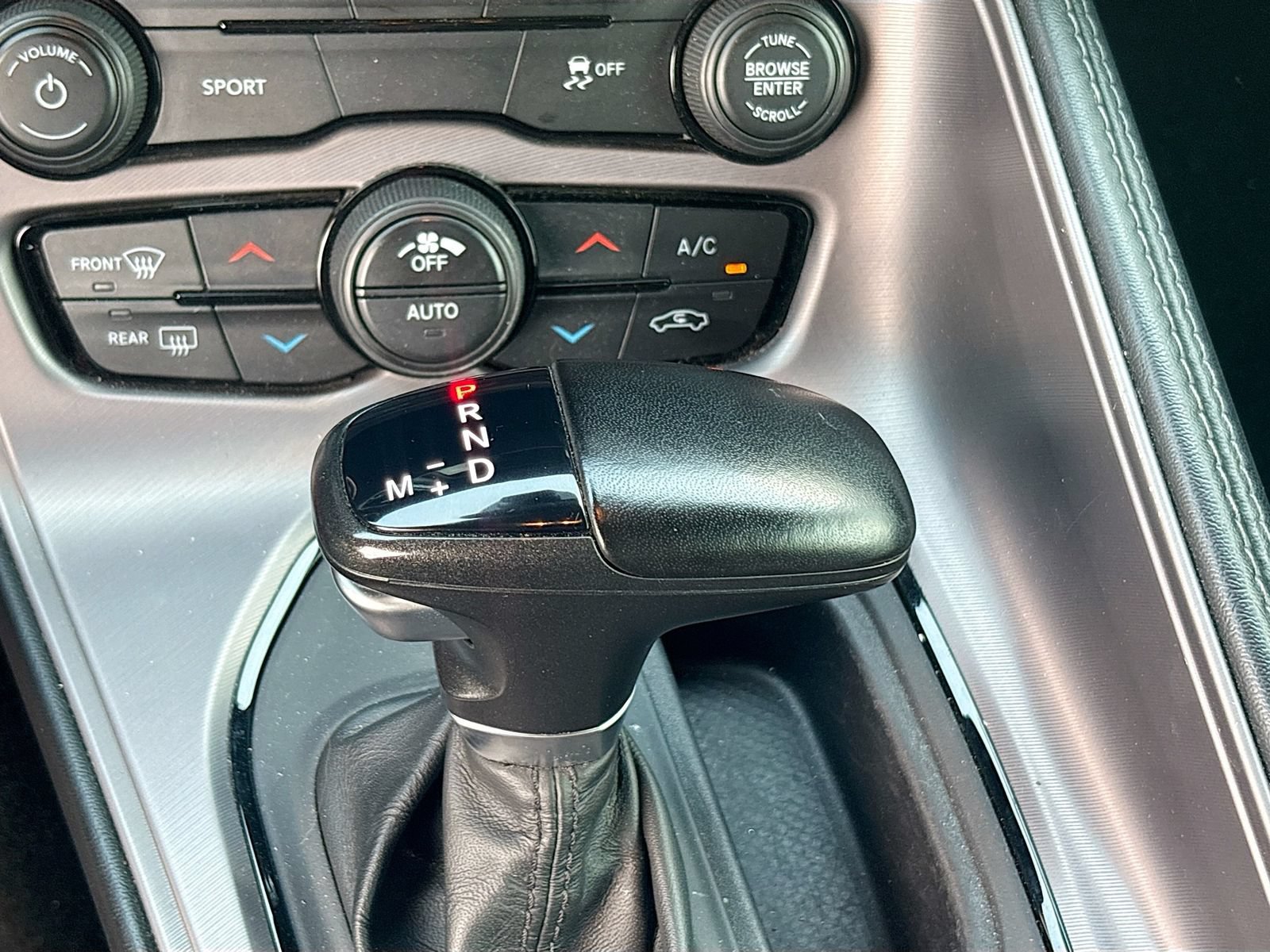 Used 2023 Dodge Challenger SXT RWD image 16