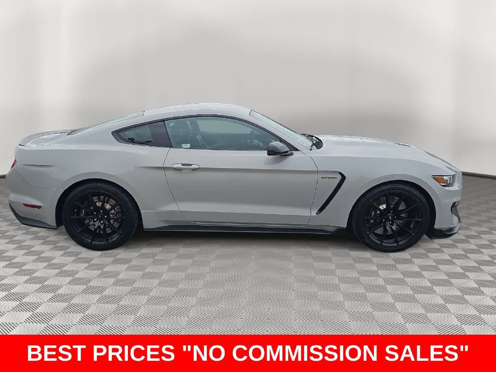 Used 2016 Ford Mustang Shelby GT350 RWD image 2