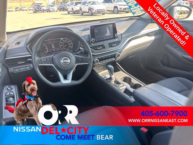 Used 2025 Nissan Altima 2.5 SV FWD image 12