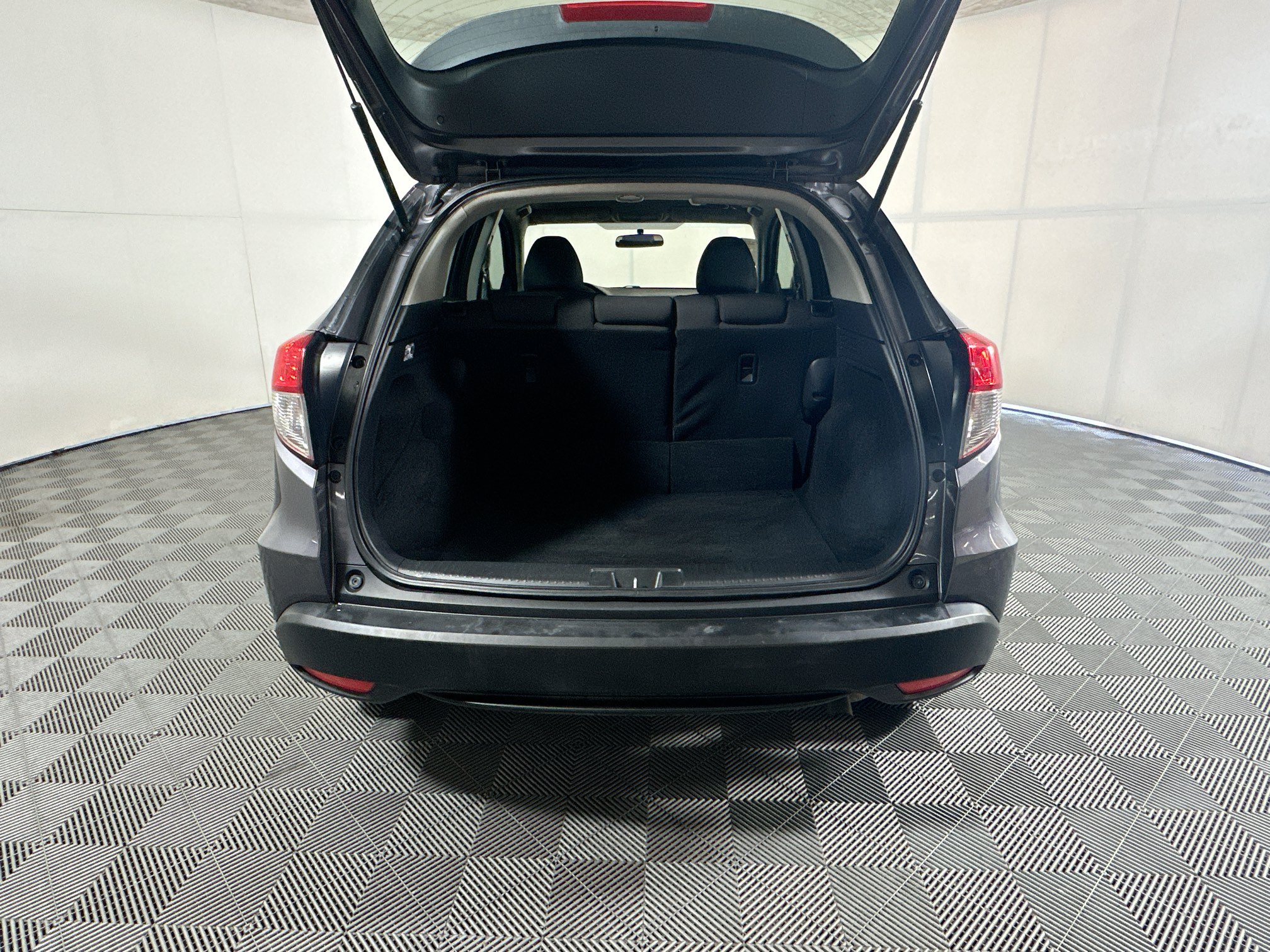 Used 2021 Honda HR-V LX image 30