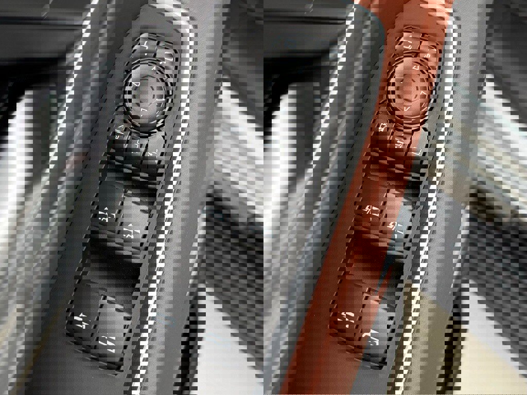 Used 2025 GMC Sierra 2500 Denali Ultimate image 25