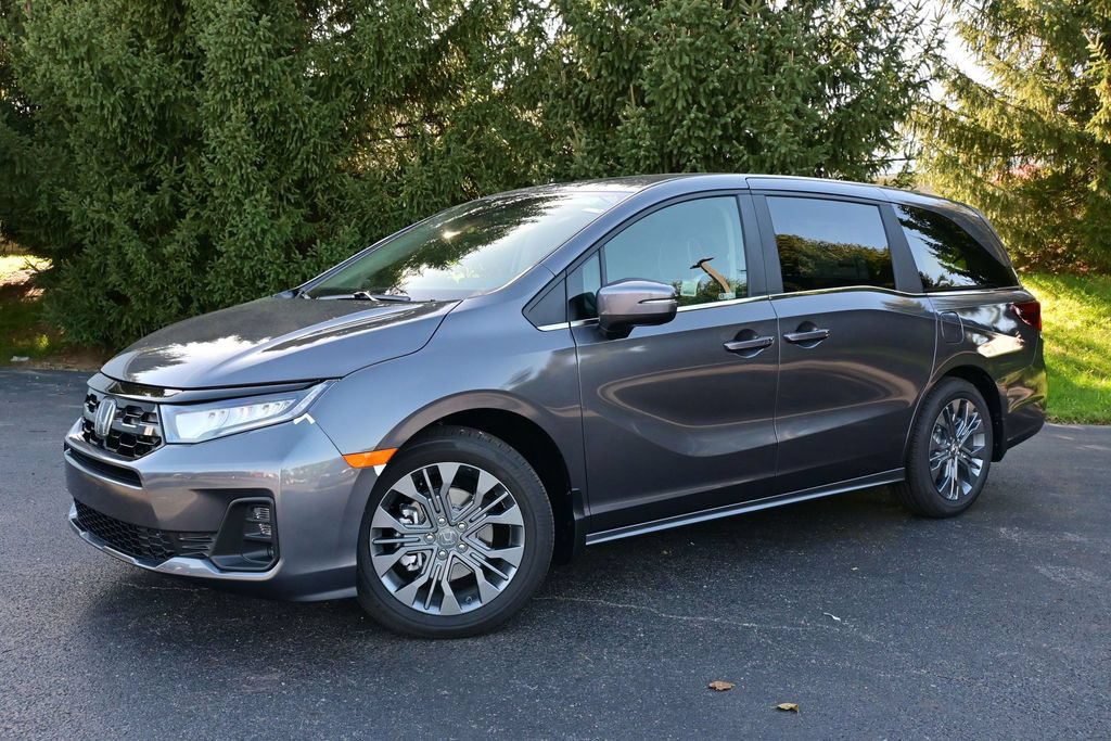 New 2027 Honda Odyssey Touring image 2