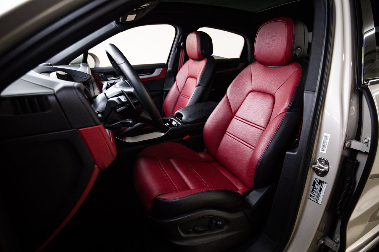 Certified 2026 Porsche Cayenne S AWD/4WD image 5