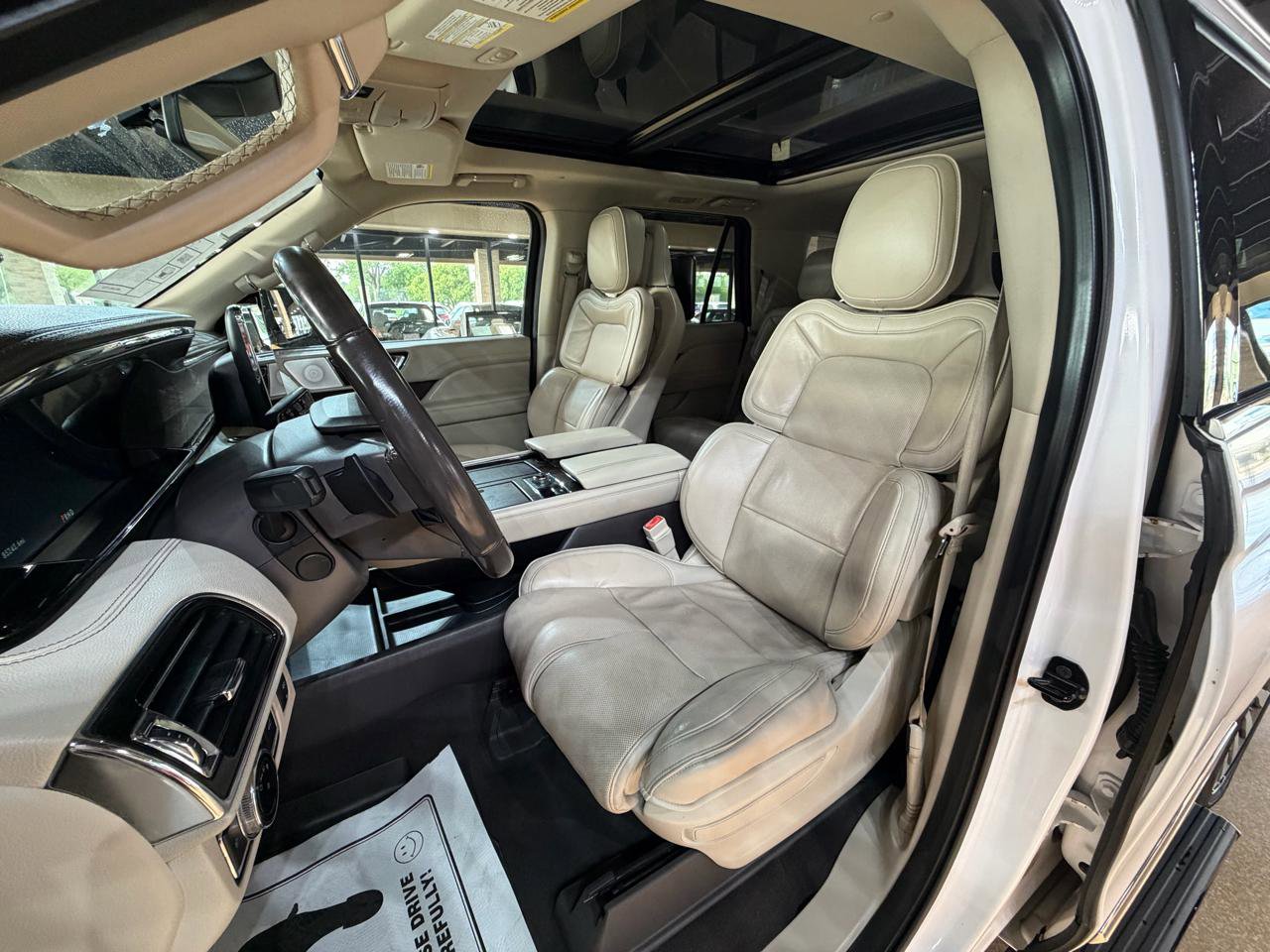 Used 2018 Lincoln Navigator Reserve w/ Technology Package AWD/4WD image 40