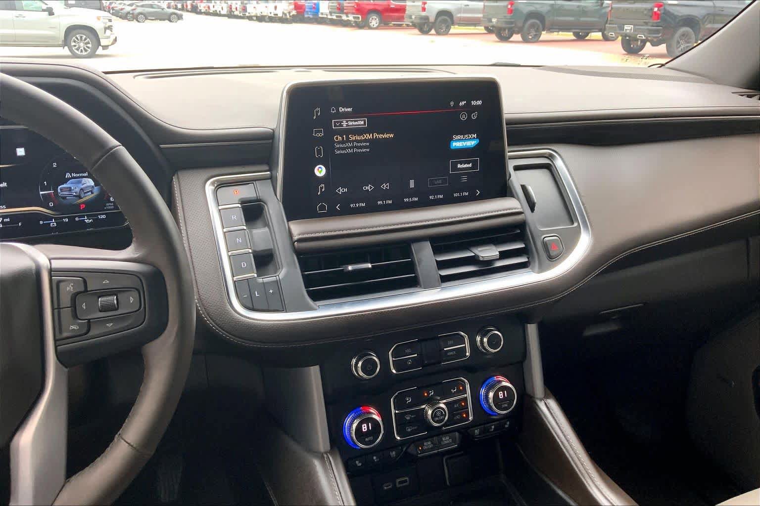 Used 2022 GMC Yukon SLT w/ SLT Premium Package image 13