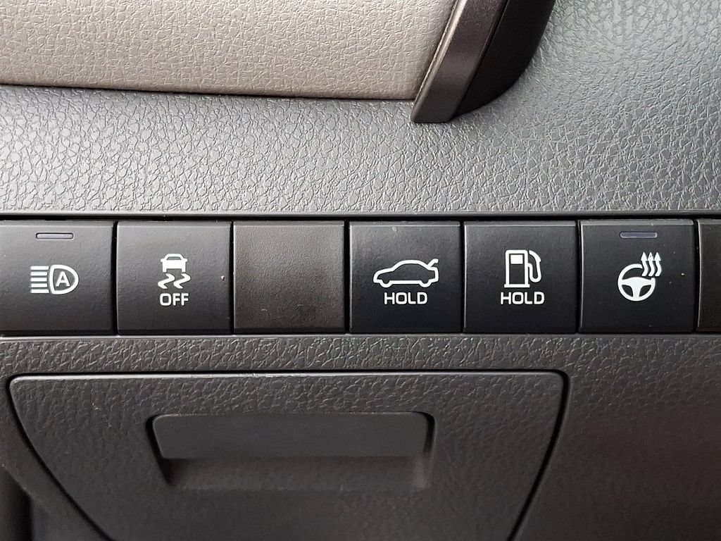 Certified 2022 Toyota Camry XSE FWD image 27