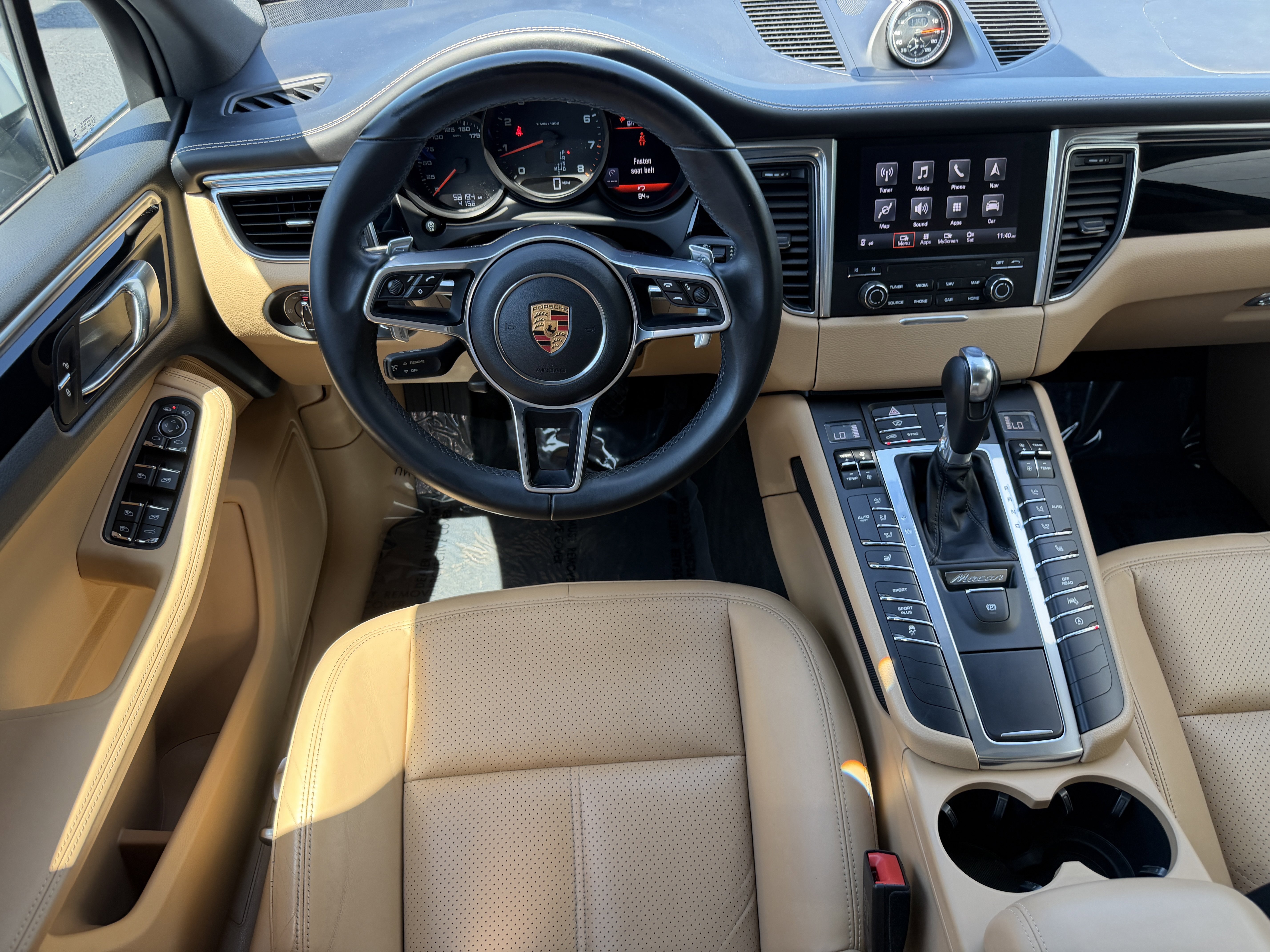 Certified 2017 Porsche Macan AWD/4WD image 17