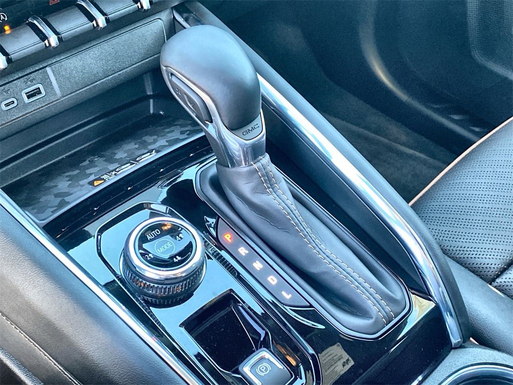 New 2025 GMC Canyon AT4 w/ AT4 Premium Package image 16