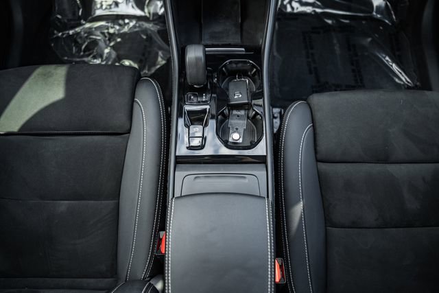 Used 2023 Volvo XC40 B5 Plus w/ Climate Package image 27