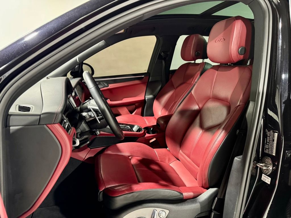 Used 2023 Porsche Macan GTS w/ Premium Package Plus image 3