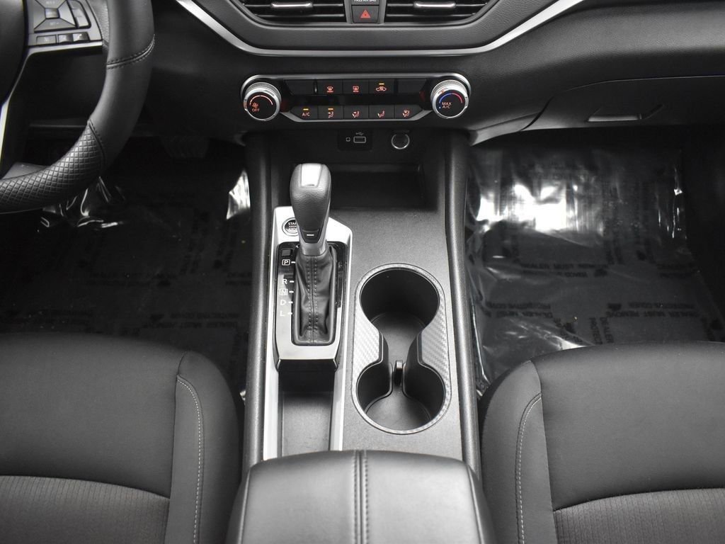 Used 2024 Nissan Altima 2.5 S image 12