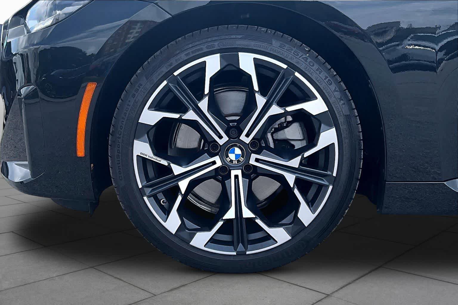 Used 2025 BMW 230i Coupe w/ Convenience Package RWD image 10