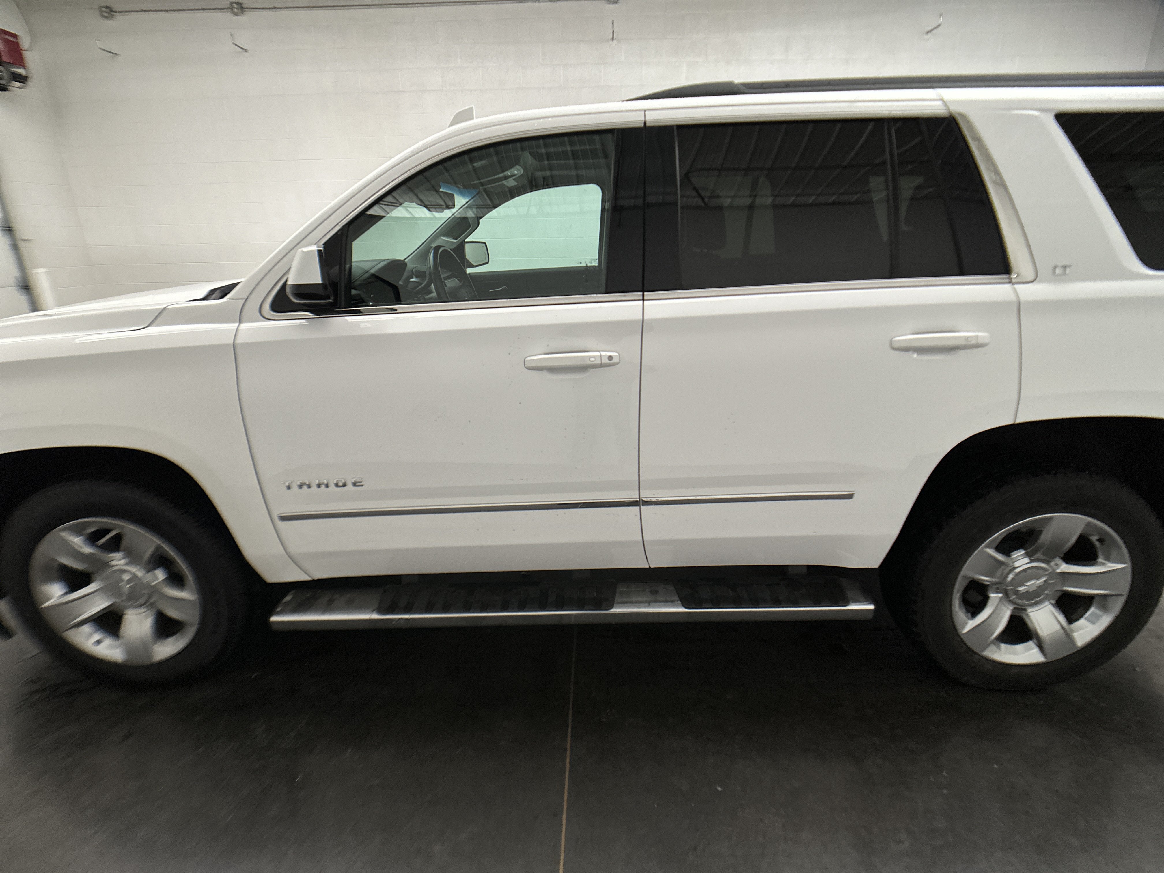 Used 2018 Chevrolet Tahoe LT w/ LT Signature Package AWD/4WD image 7