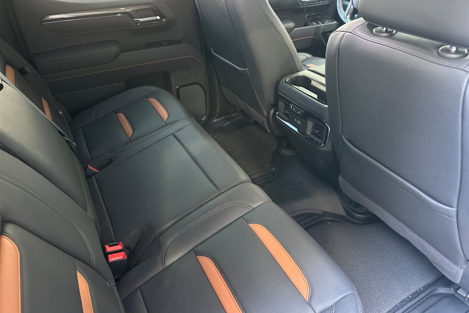 Used 2025 GMC Sierra 1500 AT4 w/ AT4 Premium Package AWD/4WD image 17