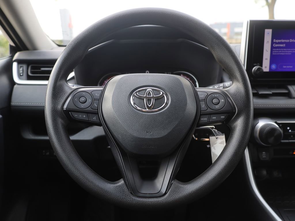 Used 2024 Toyota RAV4 LE image 37