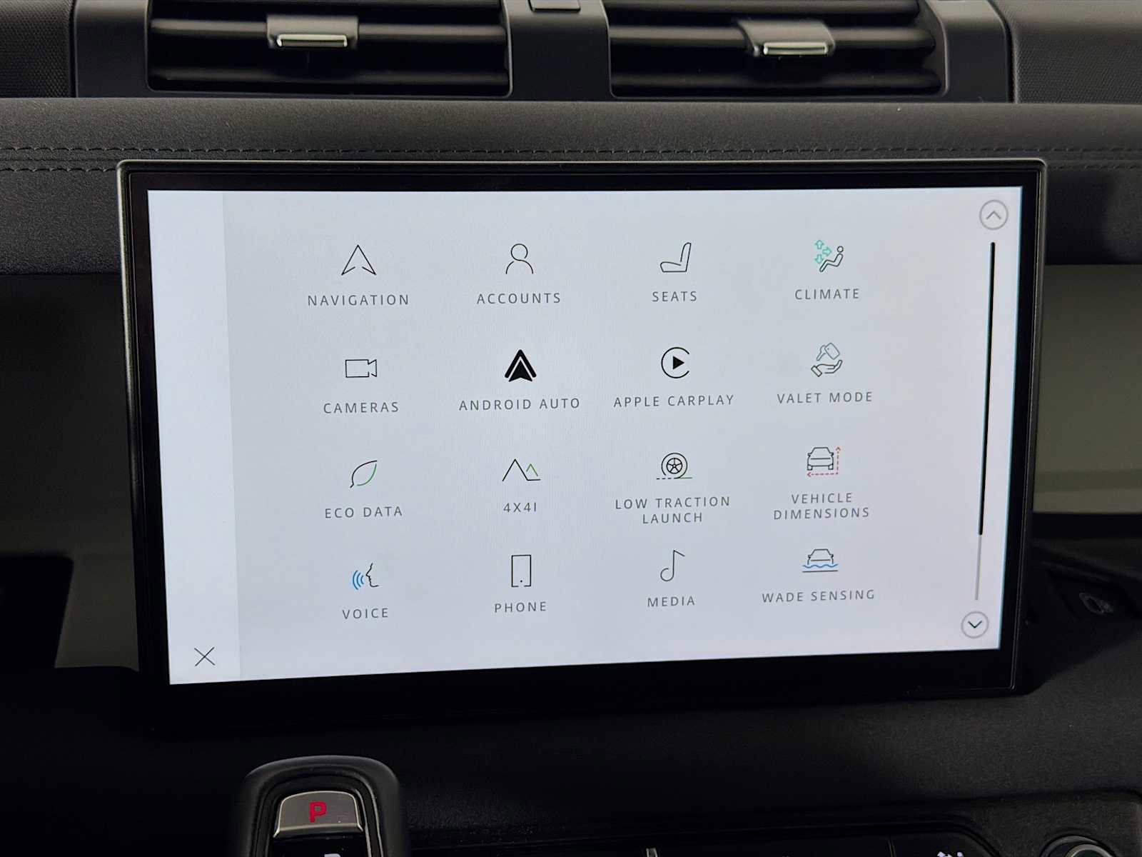 Used 2023 Land Rover Defender 130 SE image 14