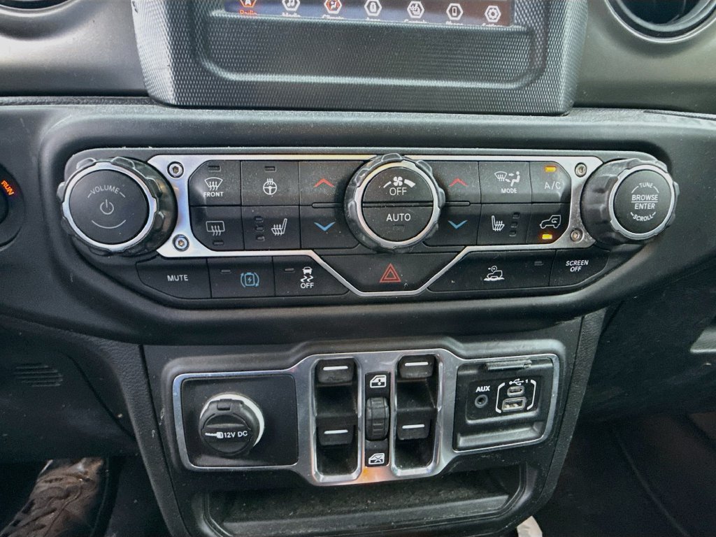 Used 2023 Jeep Wrangler Unlimited w/ Cold Weather Group AWD/4WD image 15