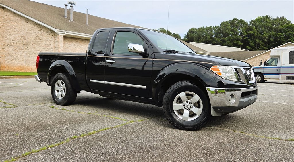 Used 2010 Nissan Frontier SE w/ SE Value Truck Pkg RWD image 6