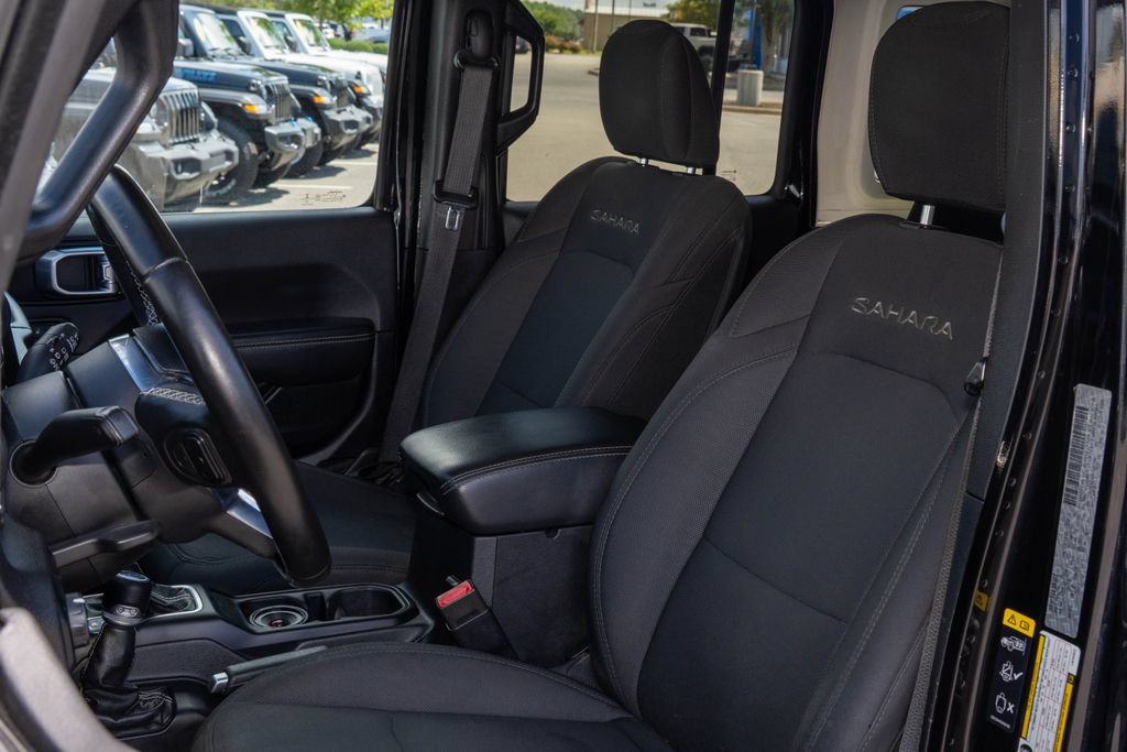 Used 2020 Jeep Wrangler Unlimited Sahara AWD/4WD image 15