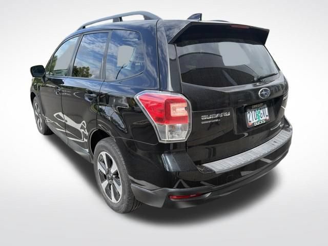 Used 2017 Subaru Forester 2.5i Premium w/ All-Weather Package AWD/4WD image 5