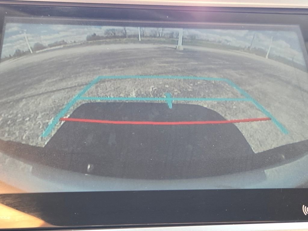 Used 2022 Toyota Tacoma SR5 w/ Technology Package image 8