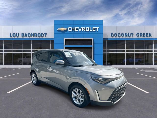 Used 2024 Kia Soul LX w/ Option Group 015 FWD image 1