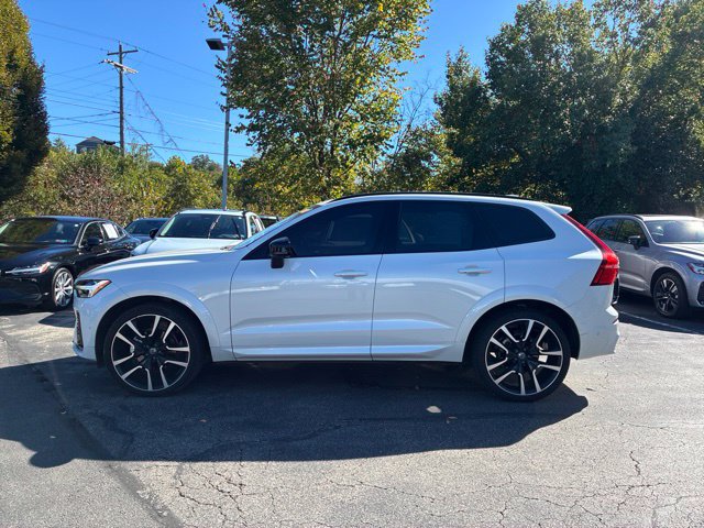 Used 2024 Volvo XC60 B5 Ultimate w/ Protection Package Premier AWD/4WD image 2